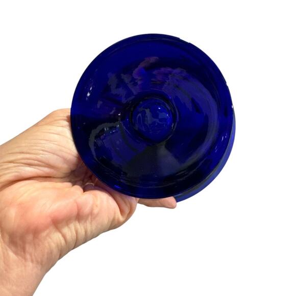 Kosta Boda Set of 2 Hand Blown Martini Cocktail Glasses Royal Caribbean - Picture 8 of 9